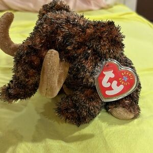 Giganto beanie baby.